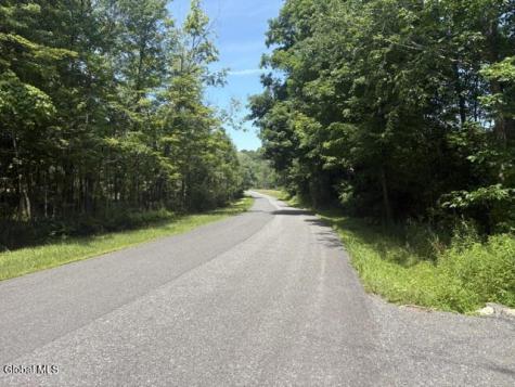 81 Maiers Road Taghkanic NY 12521