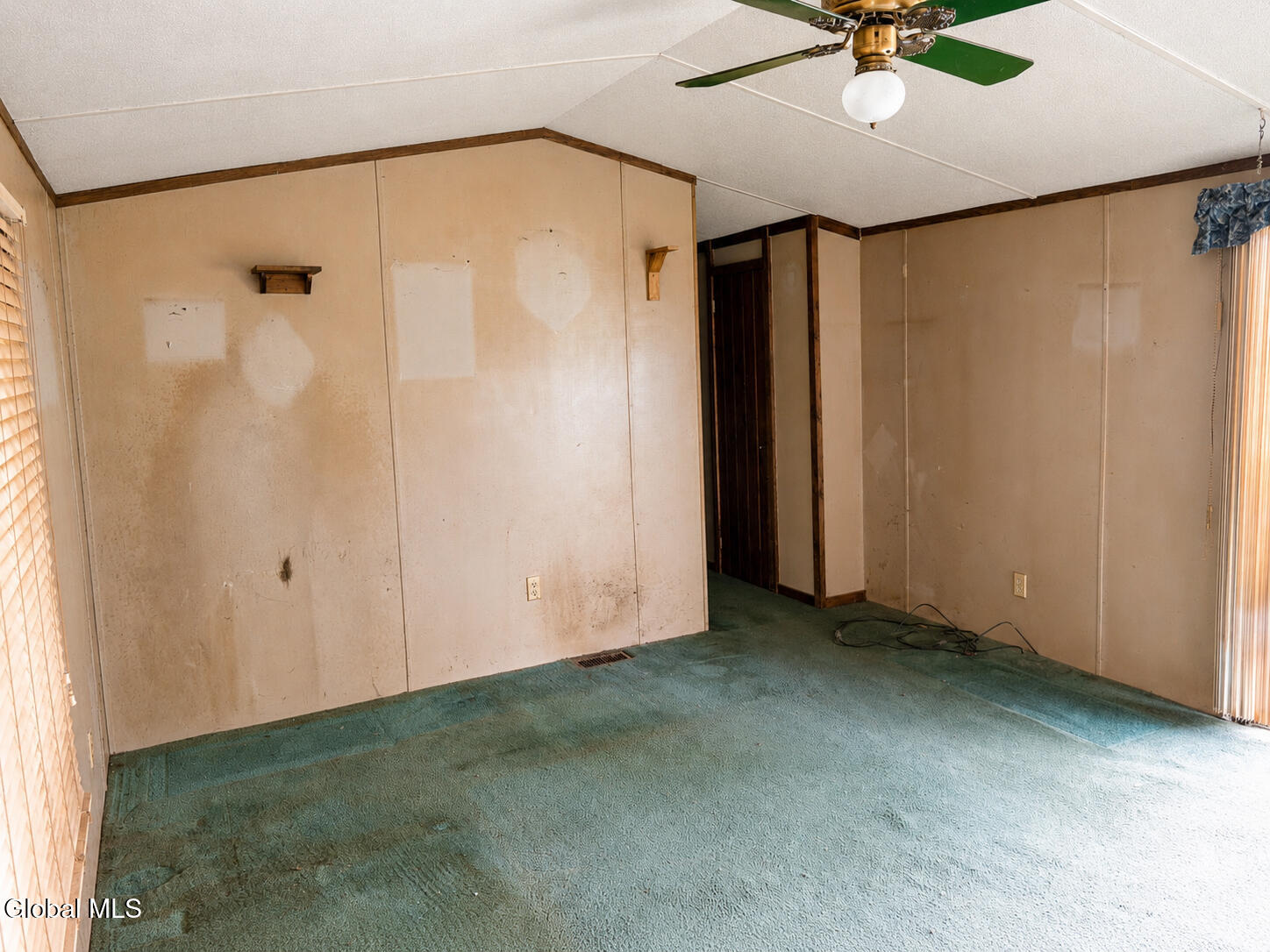 719 S Green Road Sprakers NY 12166