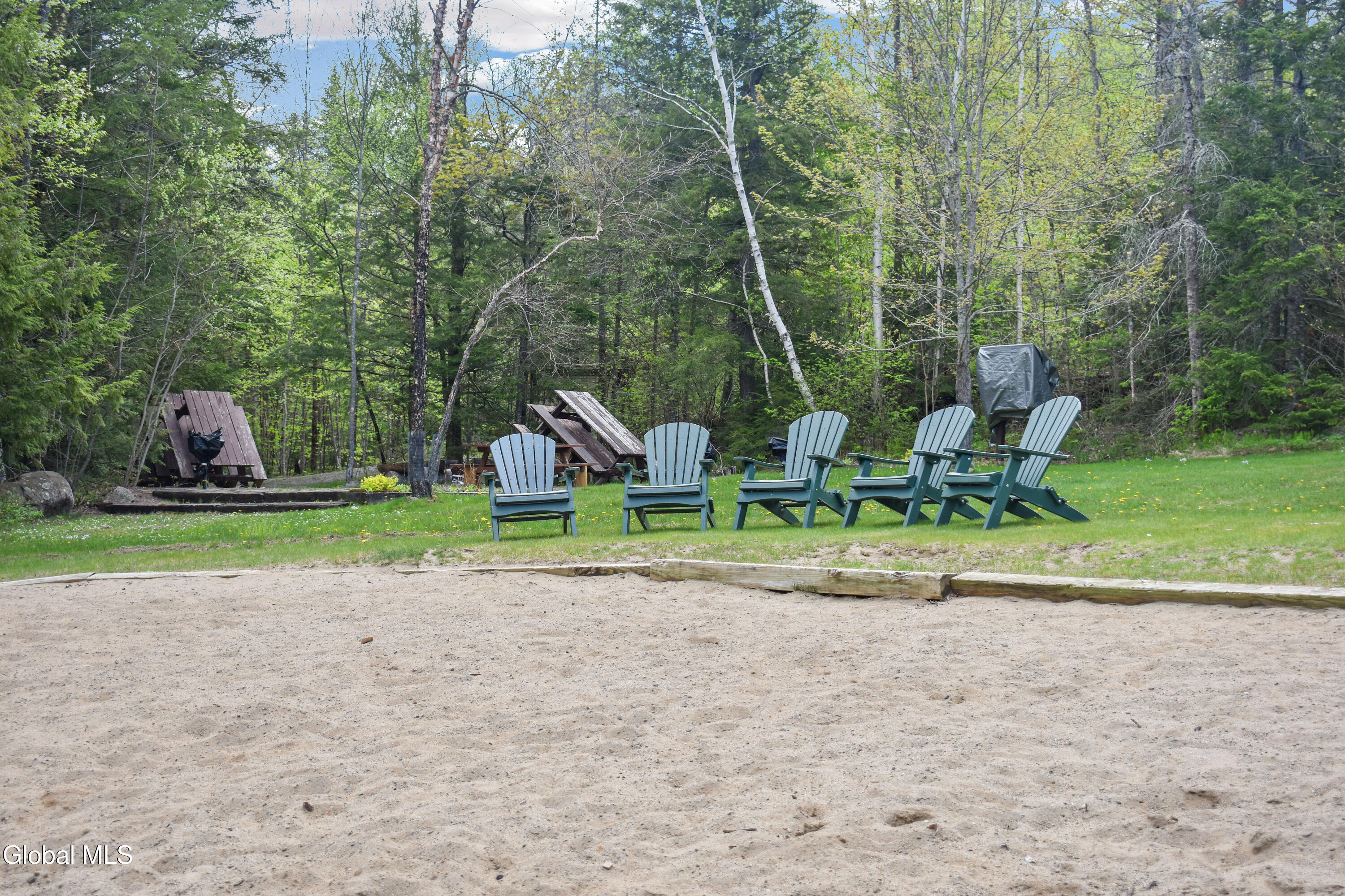 L30.11 4h Road North River NY 12856