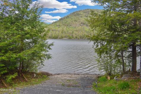 L30.11 4h Road North River NY 12856