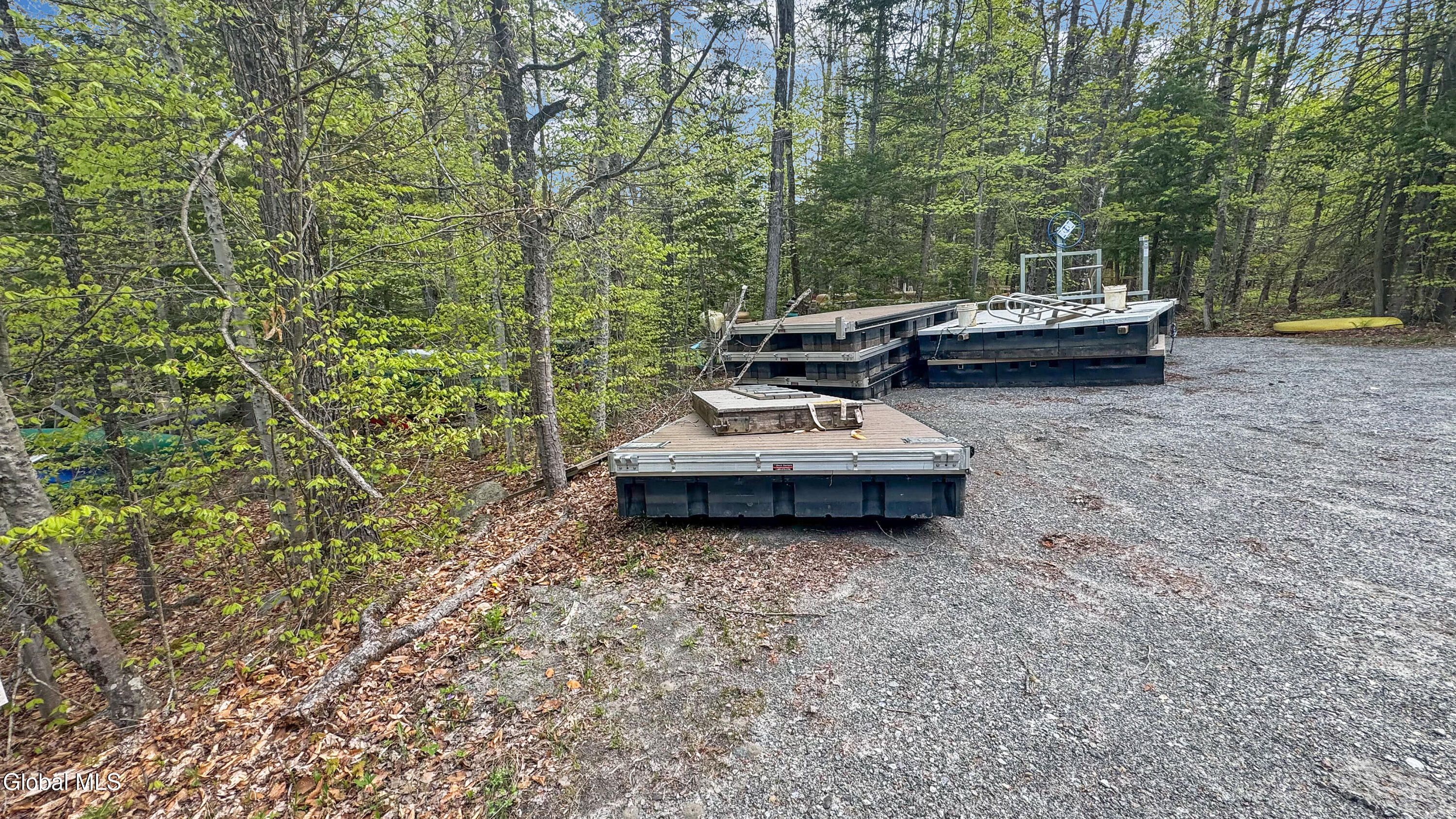 L30.11 4h Road North River NY 12856