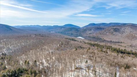 L30.11 4h Road North River NY 12856