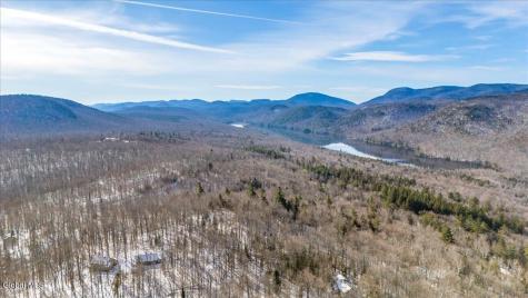L30.11 4h Road North River NY 12856