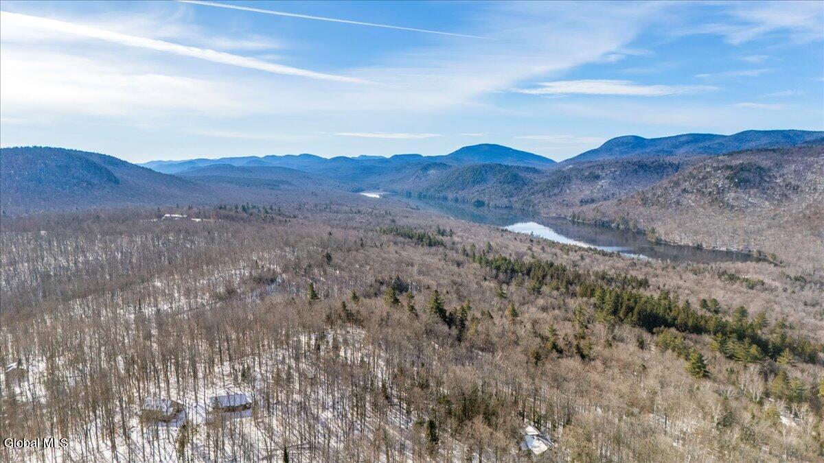 L30.11 4h Road North River NY 12856