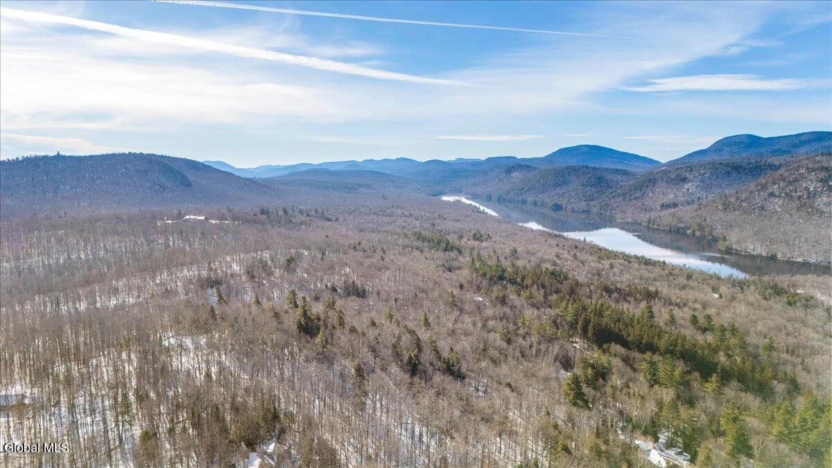 L30.11 4h Road North River NY 12856