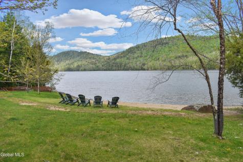 L30.11 4h Road North River NY 12856