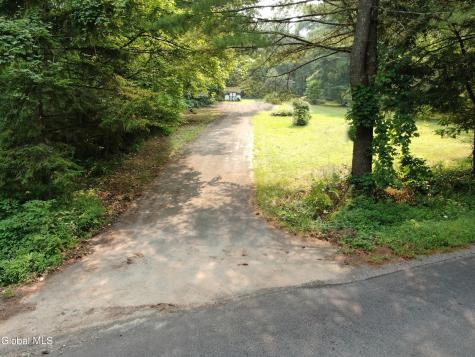 228 Smith Road Amsterdam NY 12010