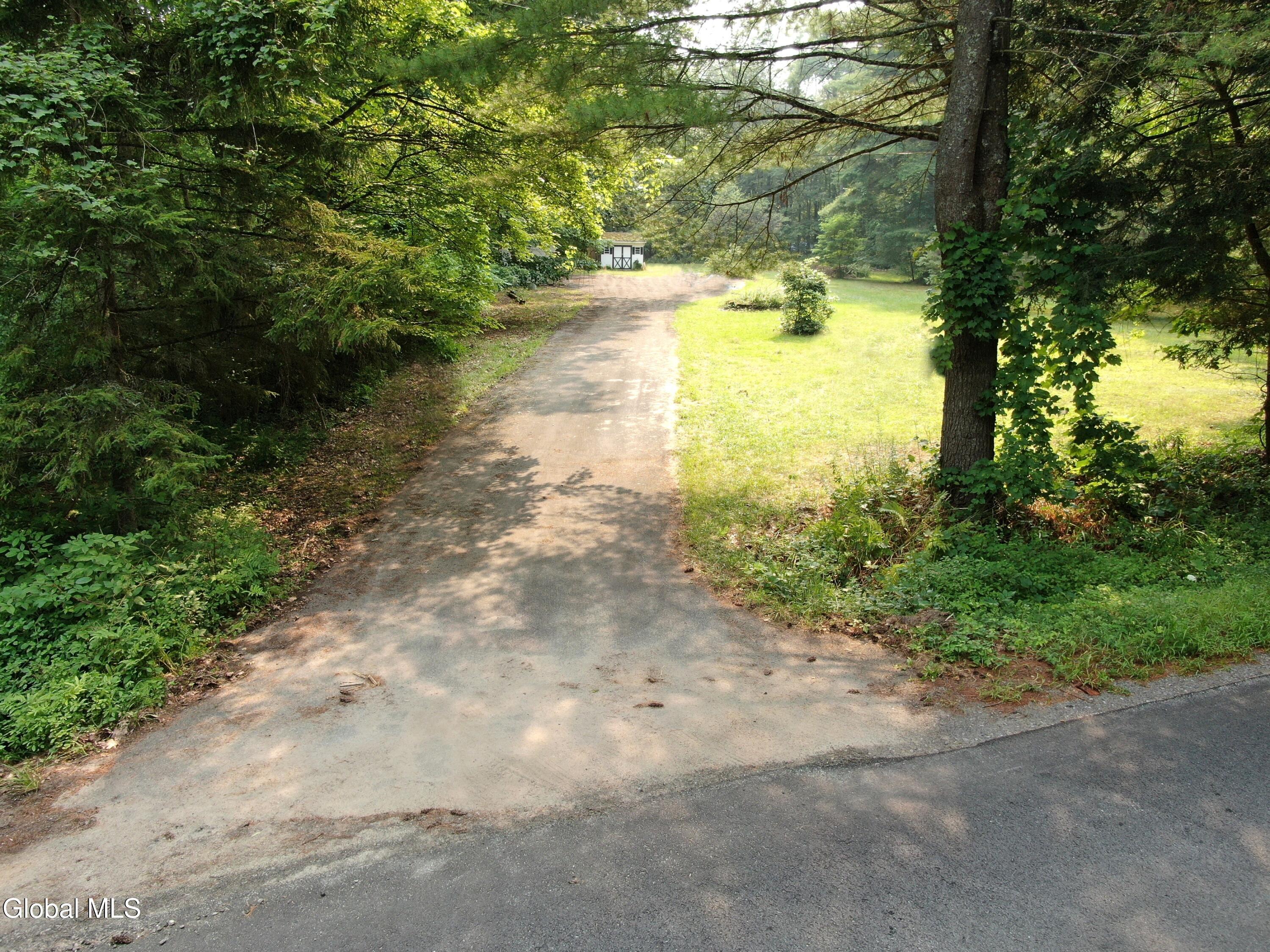 228 Smith Road Amsterdam NY 12010