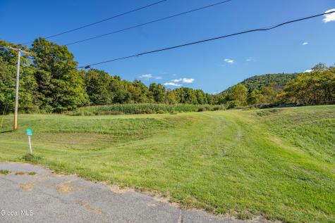 L4 Ny-313 Cambridge NY 12816