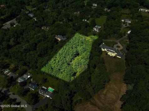 112 Woods Lane Colonie NY 12204