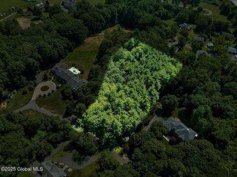 112 Woods Lane Colonie NY 12204