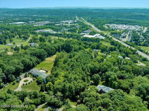 112 Woods Lane Colonie NY 12204