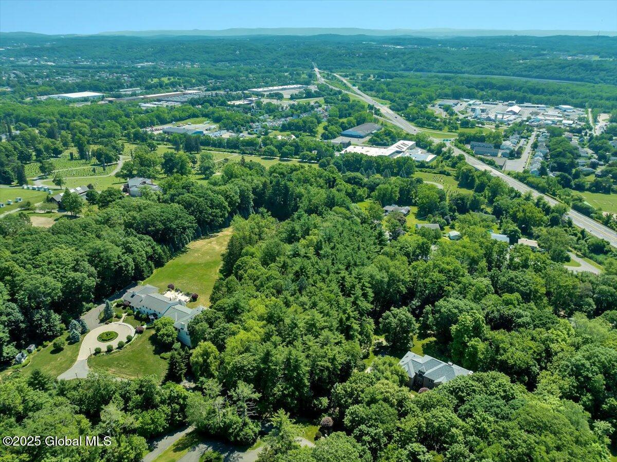 112 Woods Lane Colonie NY 12204