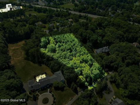112 Woods Lane Colonie NY 12204