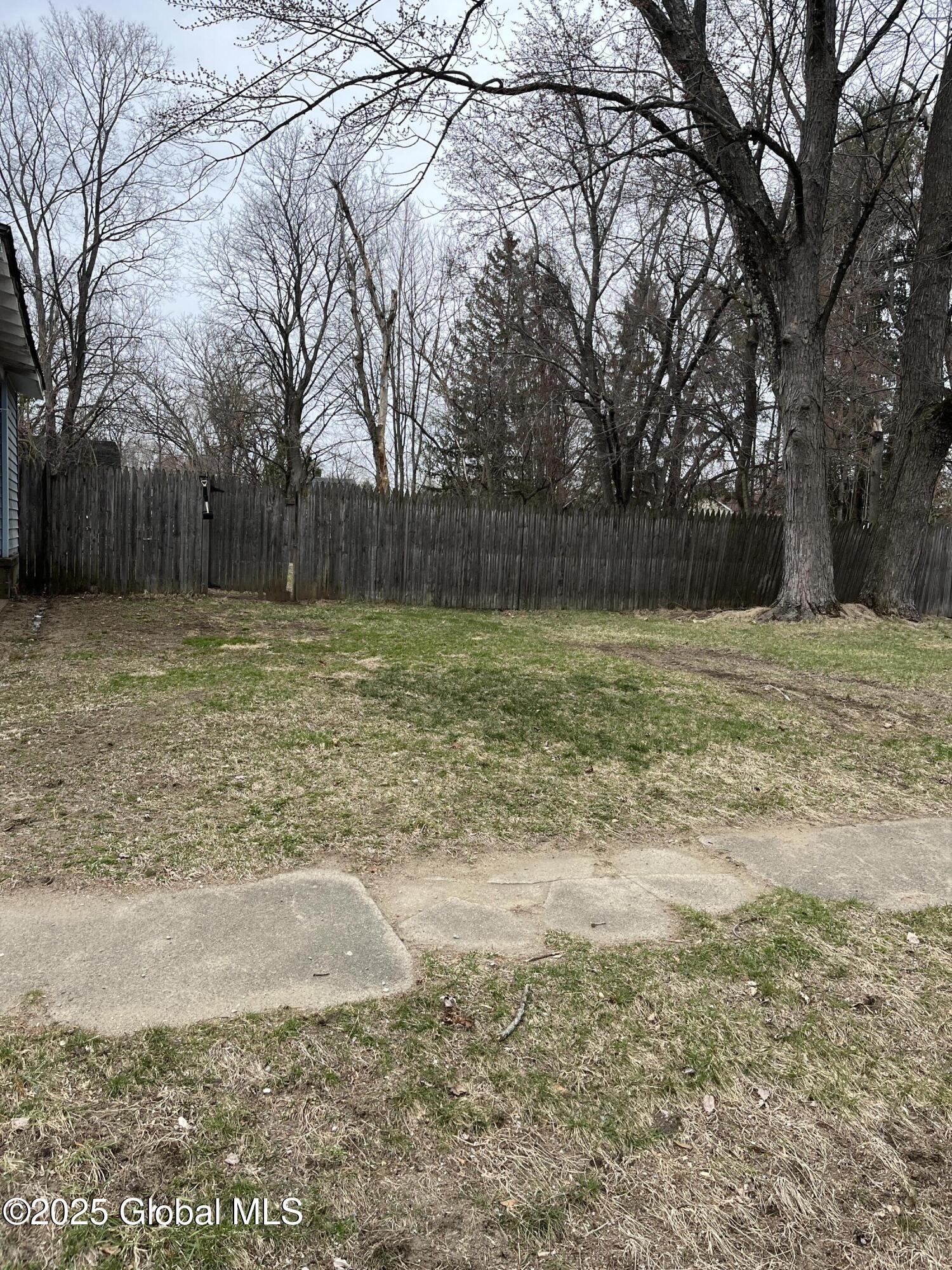 22 Baldwin Avenue Glens Falls NY 12801