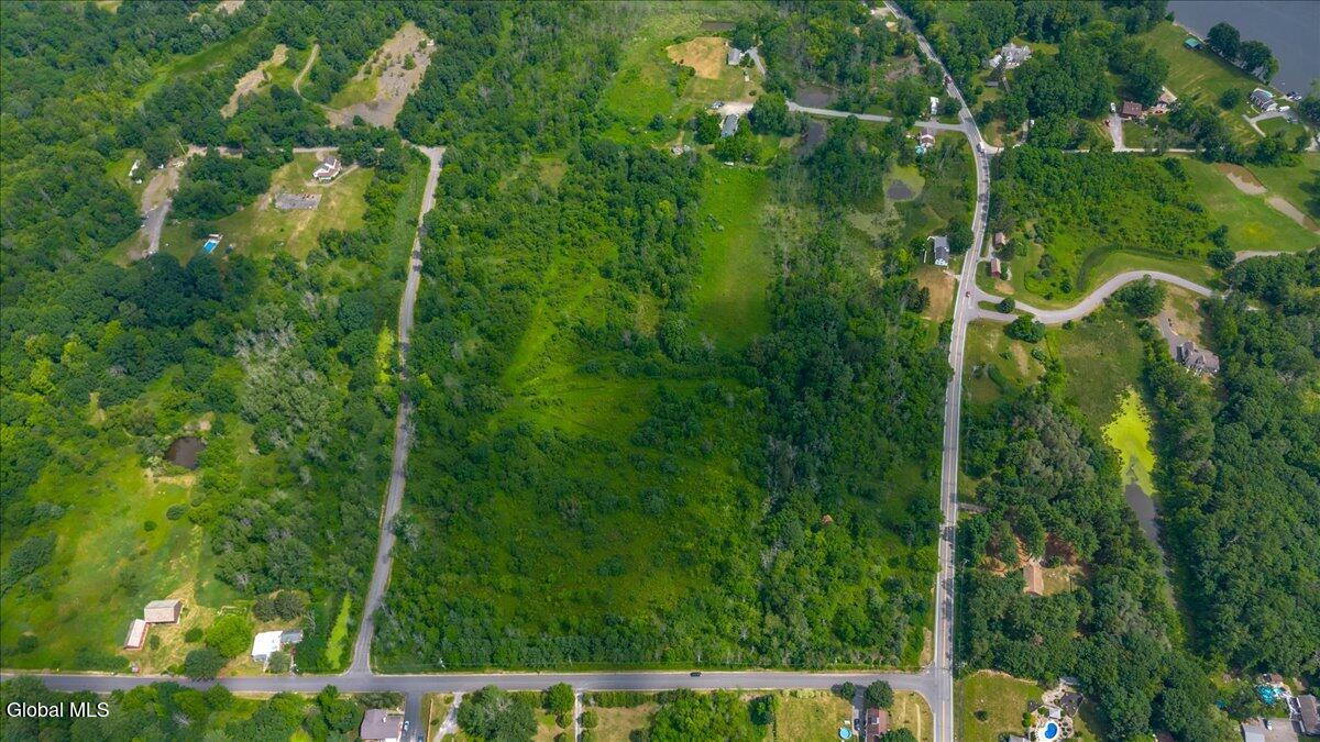 L8 Stratton Lane Stillwater NY 12170