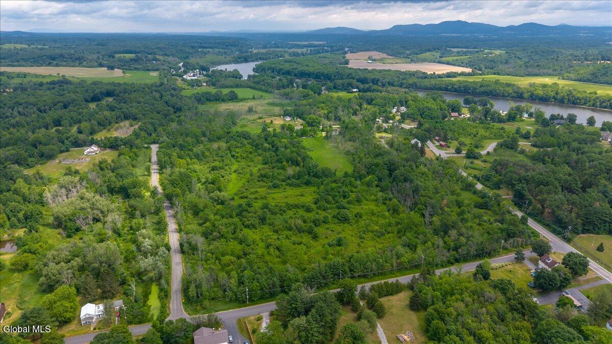 L8 Stratton Lane Stillwater NY 12170