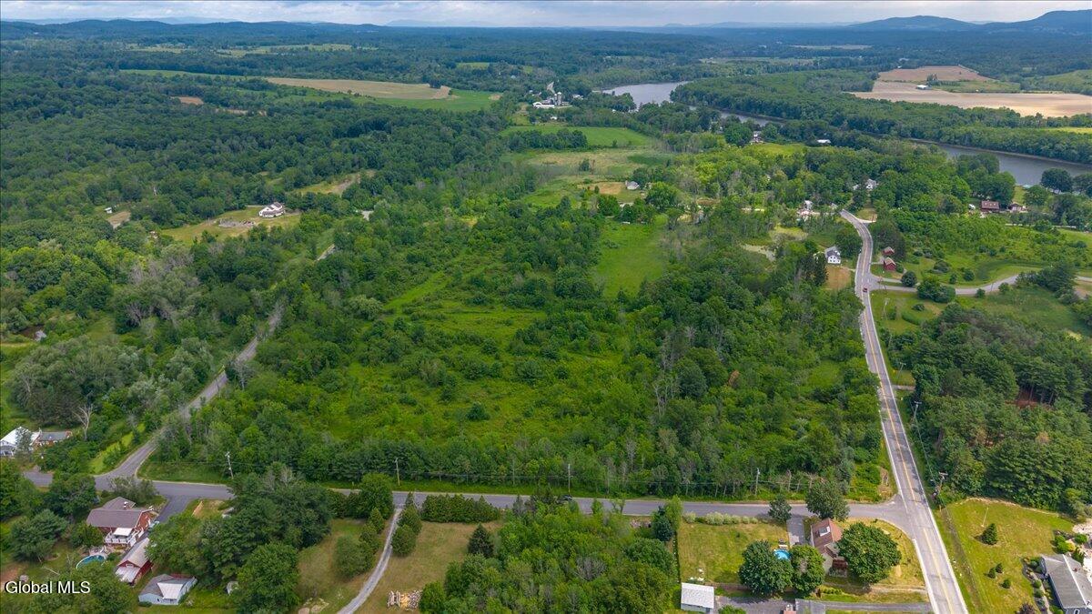 L8 Stratton Lane Stillwater NY 12170
