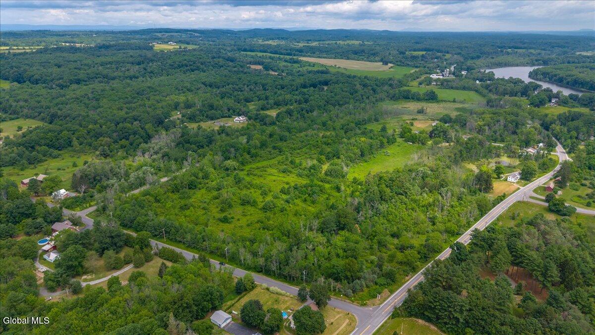 L8 Stratton Lane Stillwater NY 12170