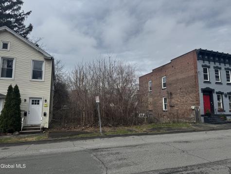 1035-1037 6th Avenue Troy NY 12180