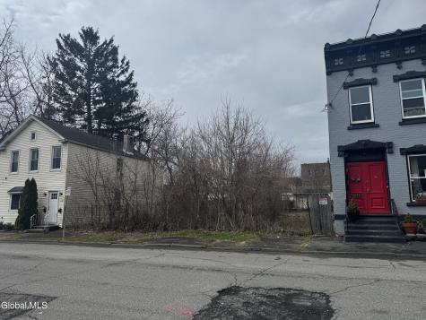 1035-1037 6th Avenue Troy NY 12180