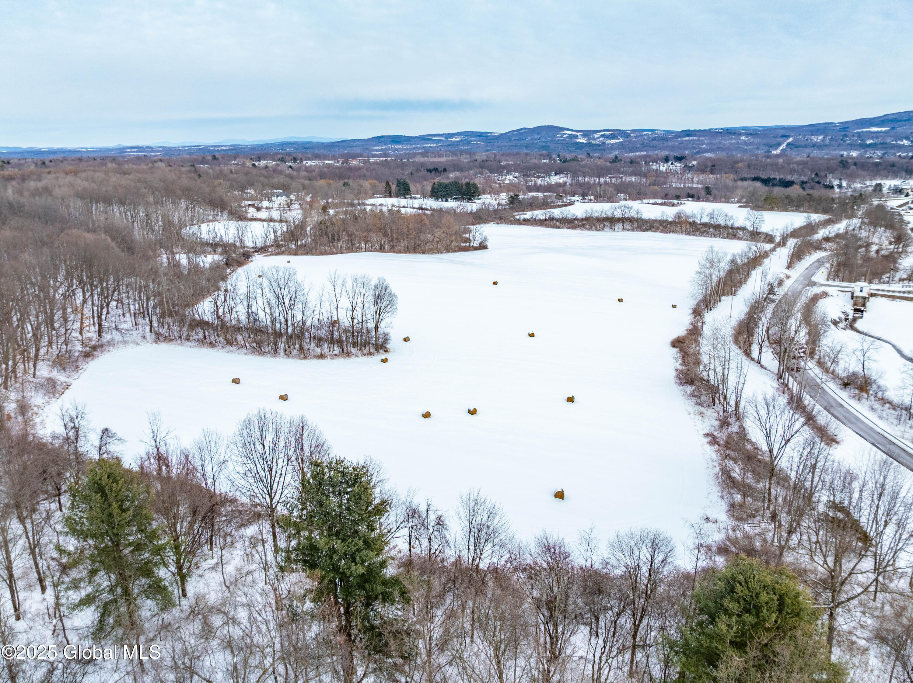 L31.121 Fonda Road Waterford NY 12188