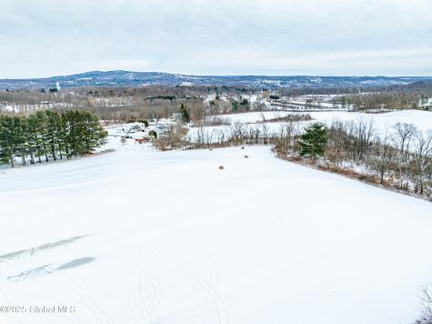 L31.121 Fonda Road Waterford NY 12188