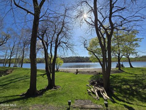 5 Sunset Street Rexford NY 12148