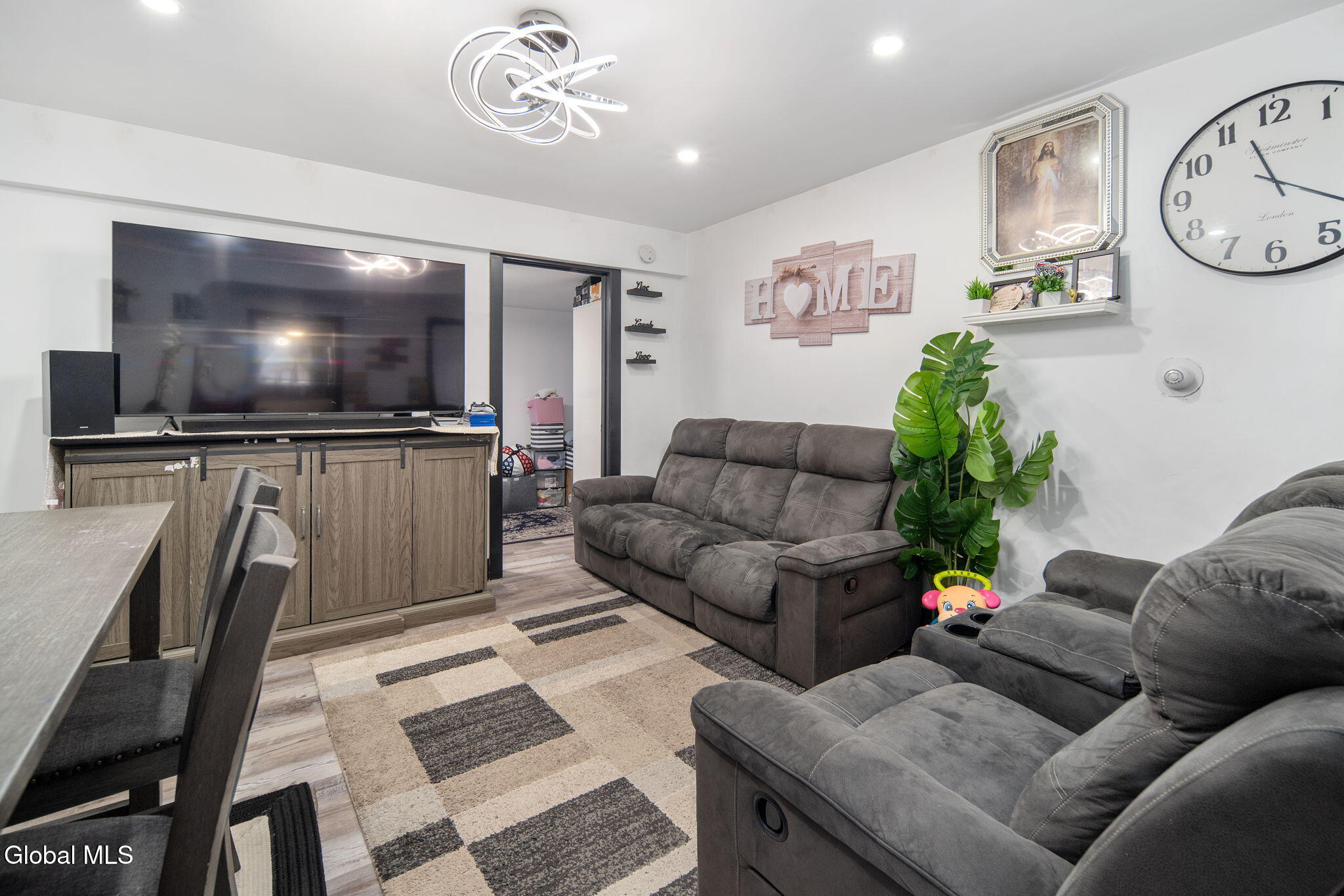 492 Olean Street Schenectady NY 12306