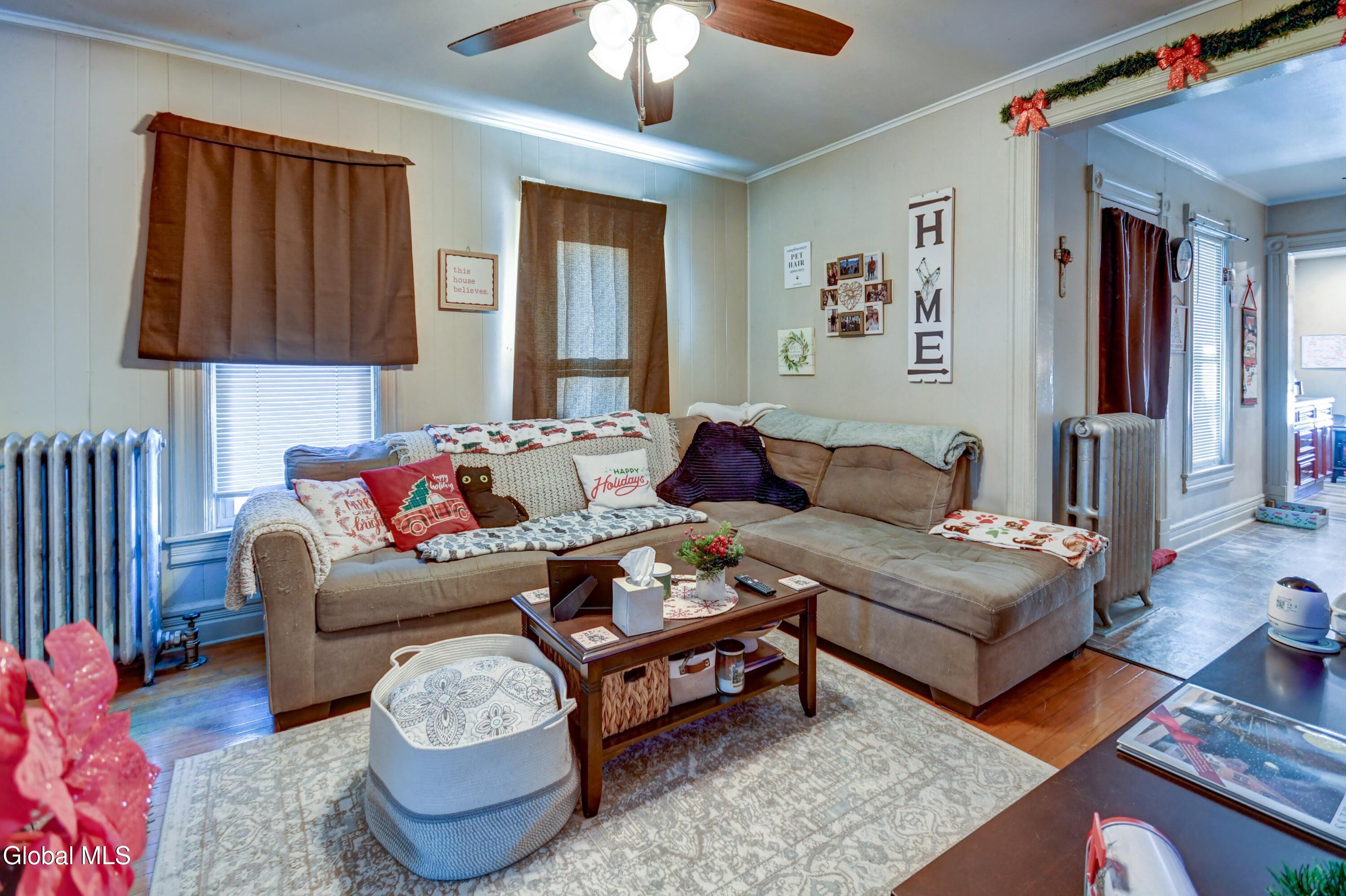 21 Willow Street Gloversville NY 12078