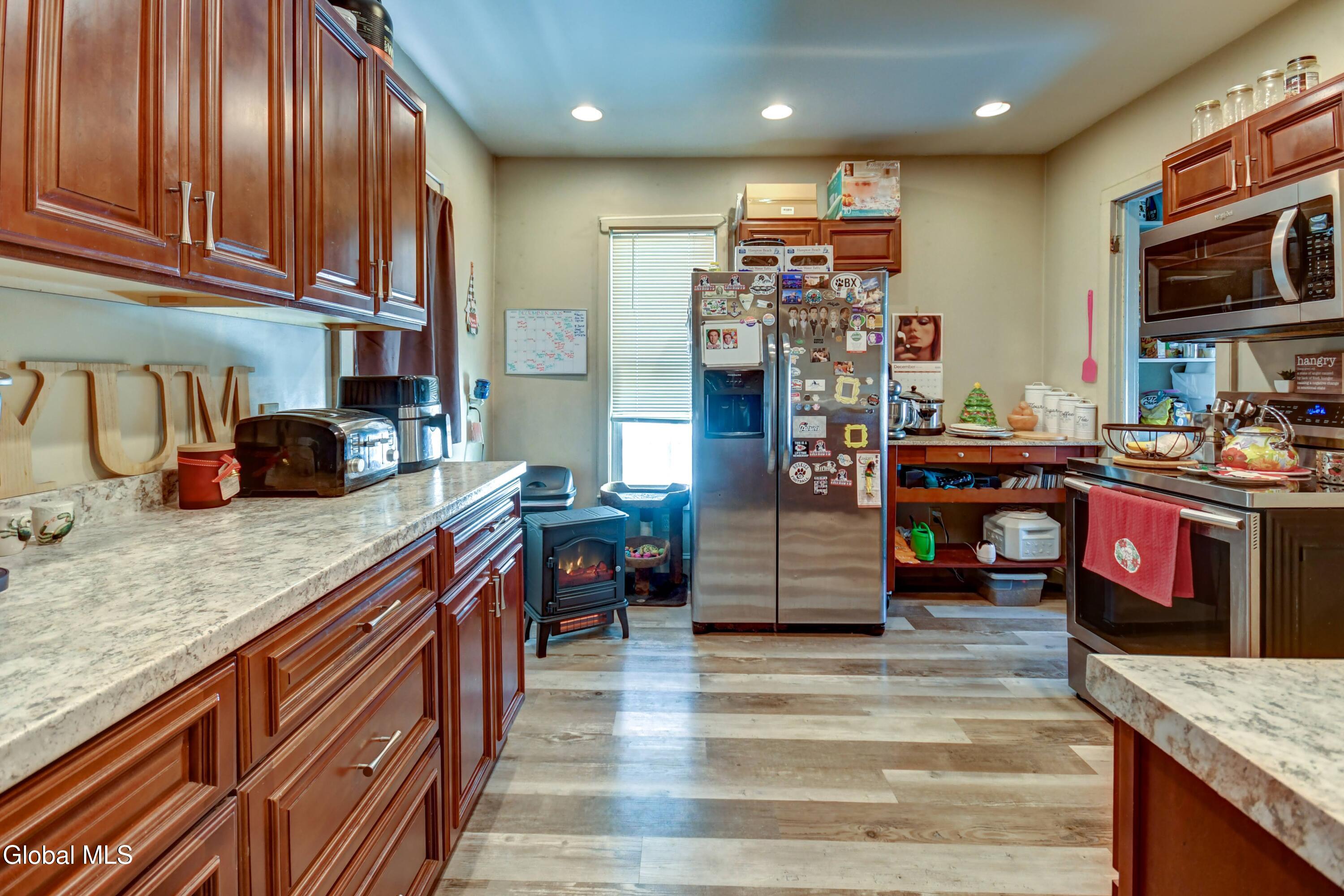 21 Willow Street Gloversville NY 12078