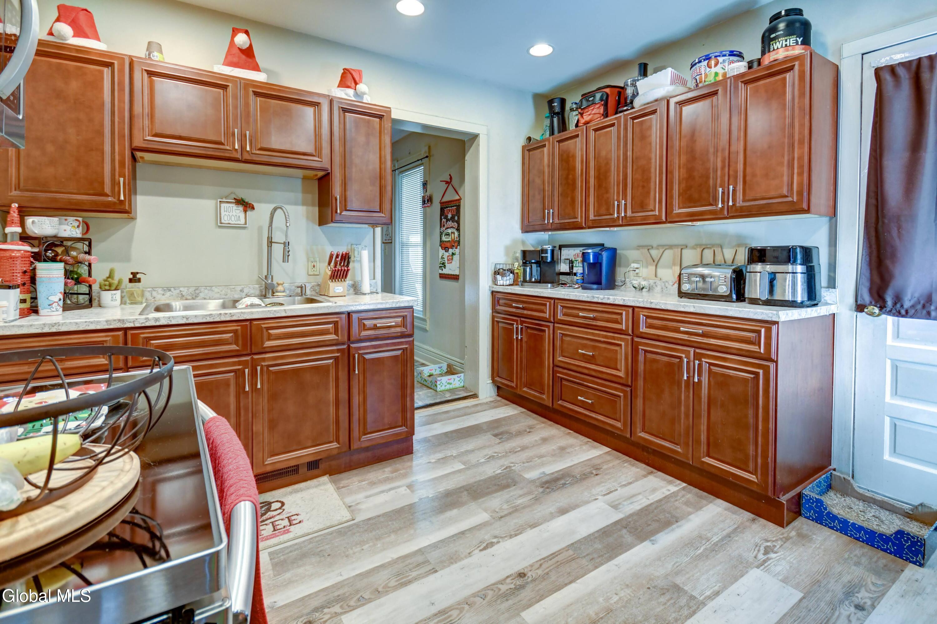21 Willow Street Gloversville NY 12078