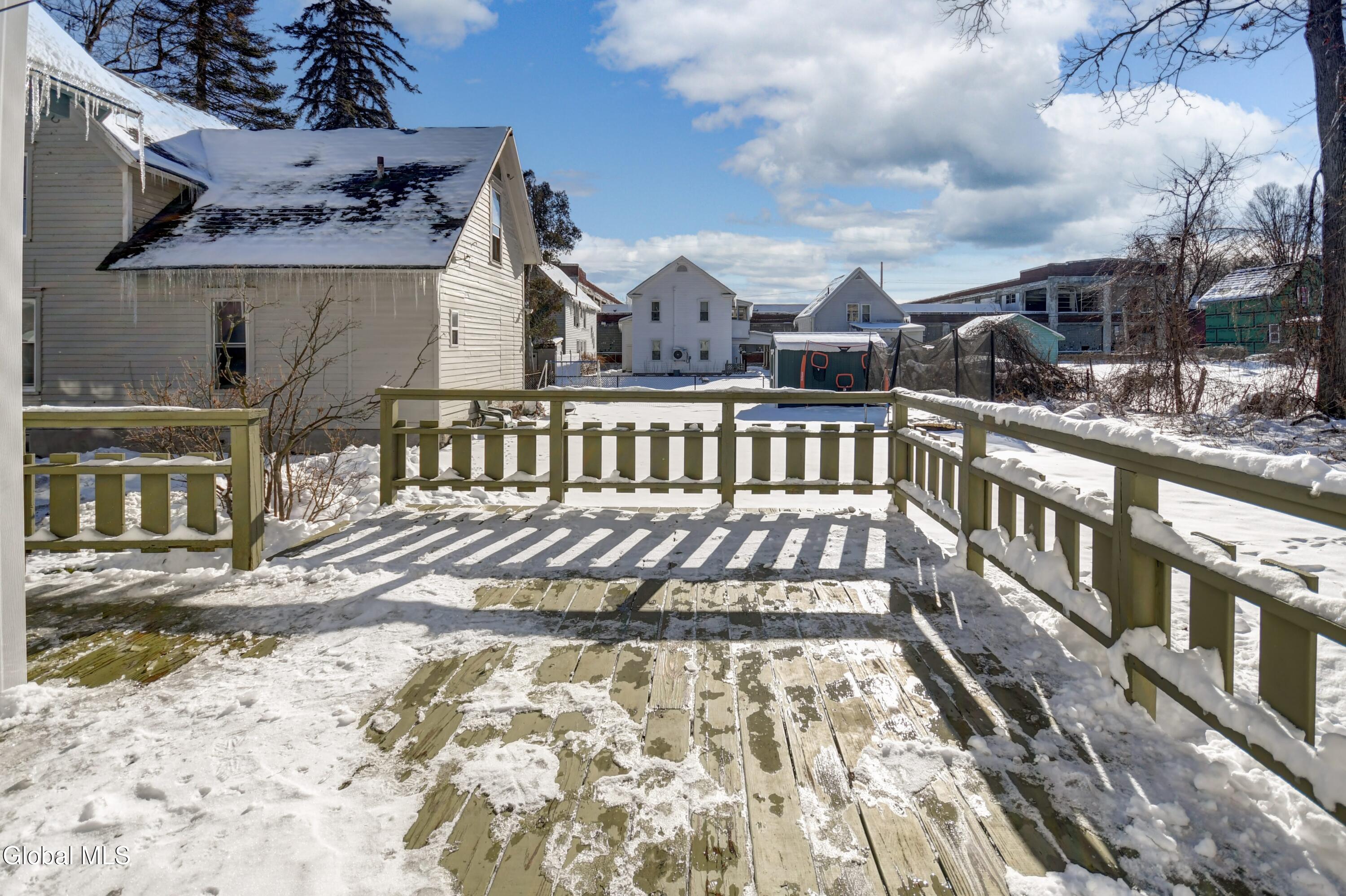 21 Willow Street Gloversville NY 12078