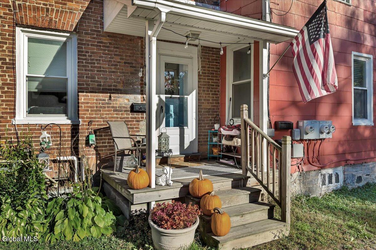 212 E Main Street Johnstown NY 12095