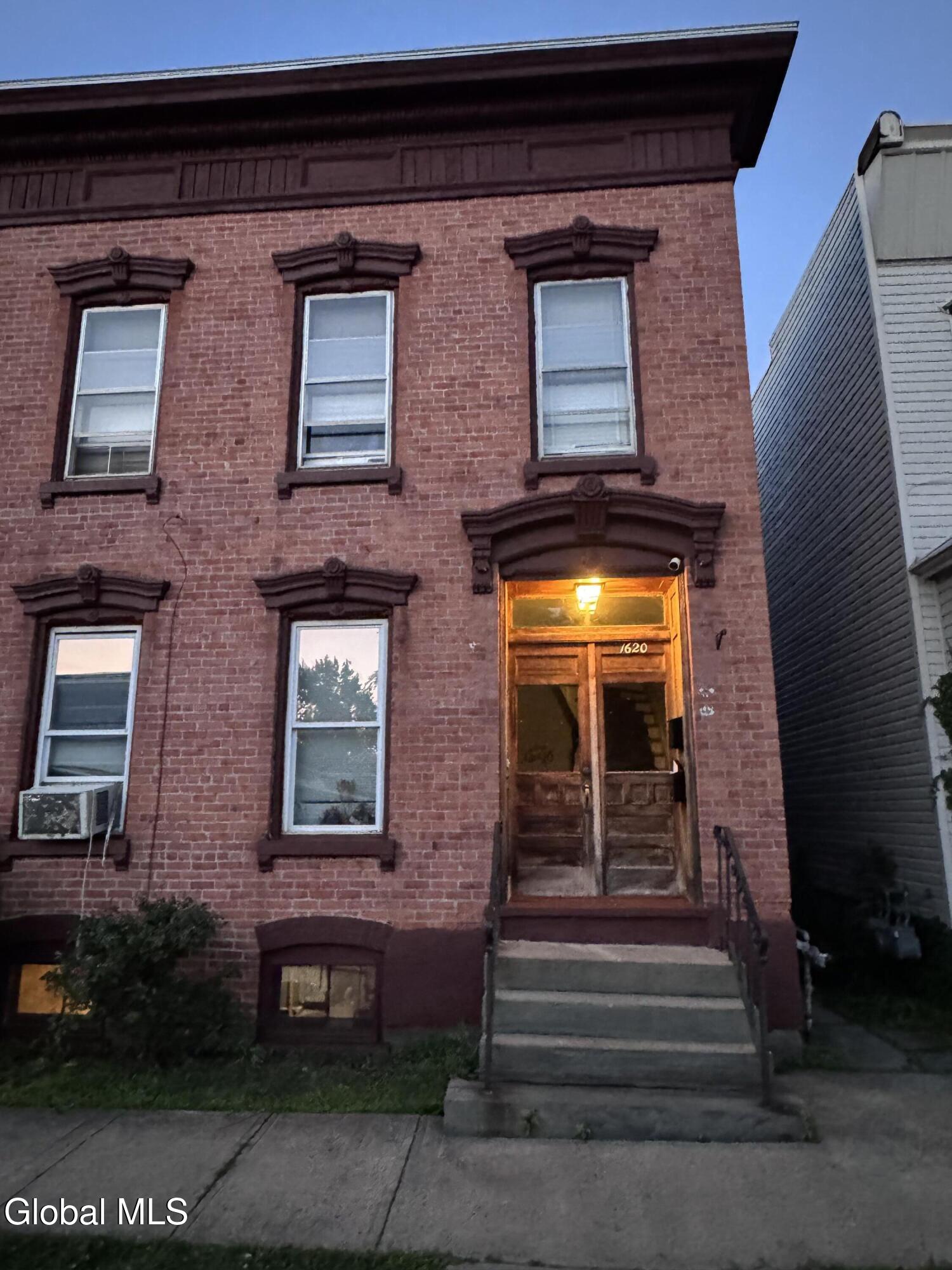 1620 4th Avenue Watervliet NY 12189