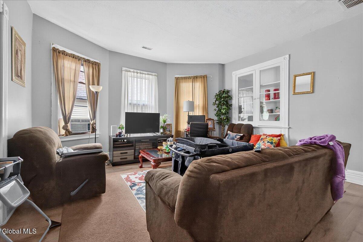1503 Rugby Road Schenectady NY 12308