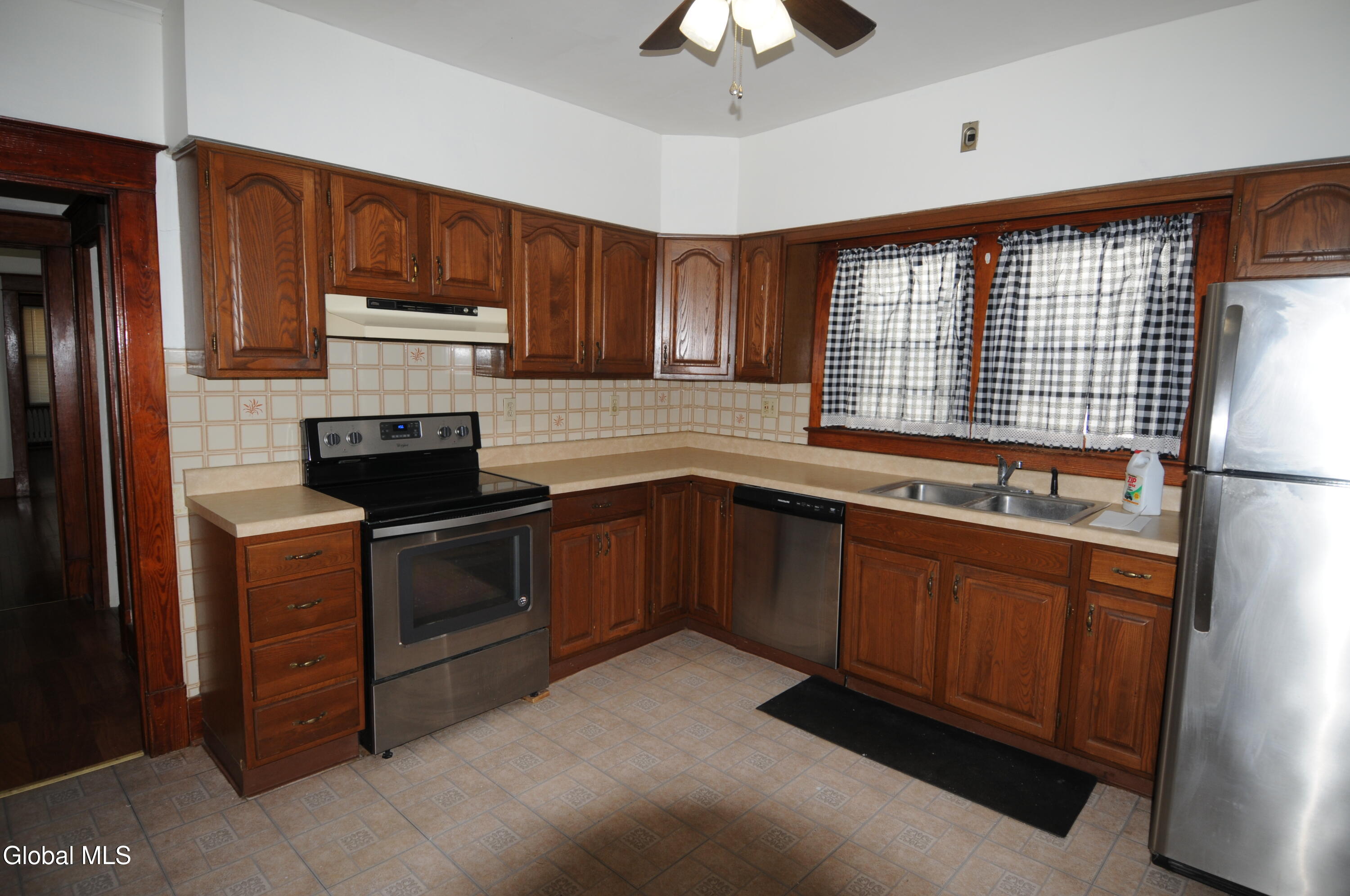 1114 Mcclellan Street Schenectady NY 12309