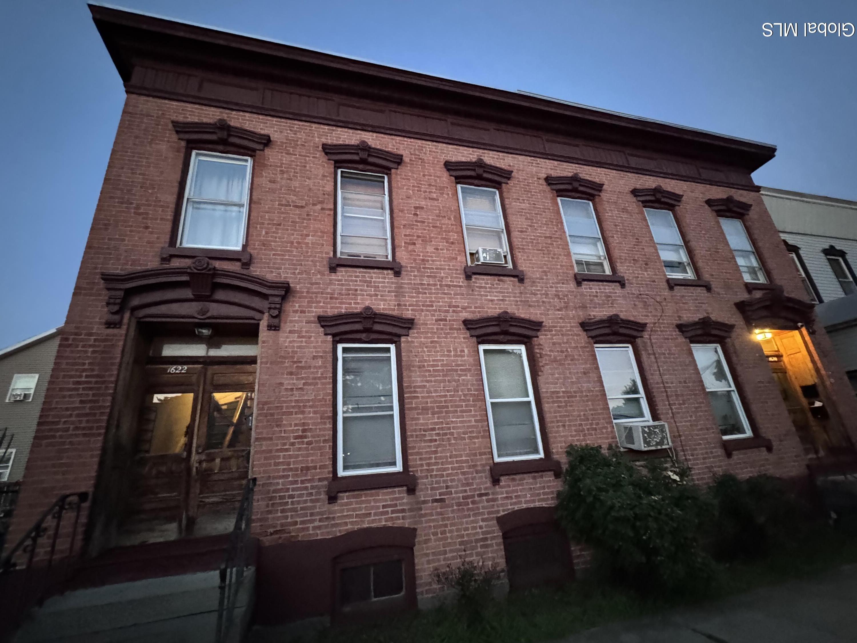 1622 4th Avenue Watervliet NY 12189
