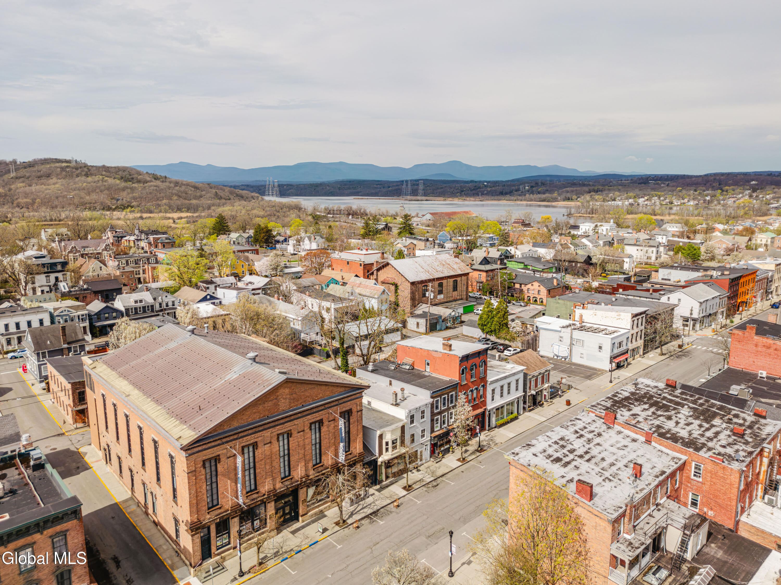 323 Warren Street Hudson NY 12534