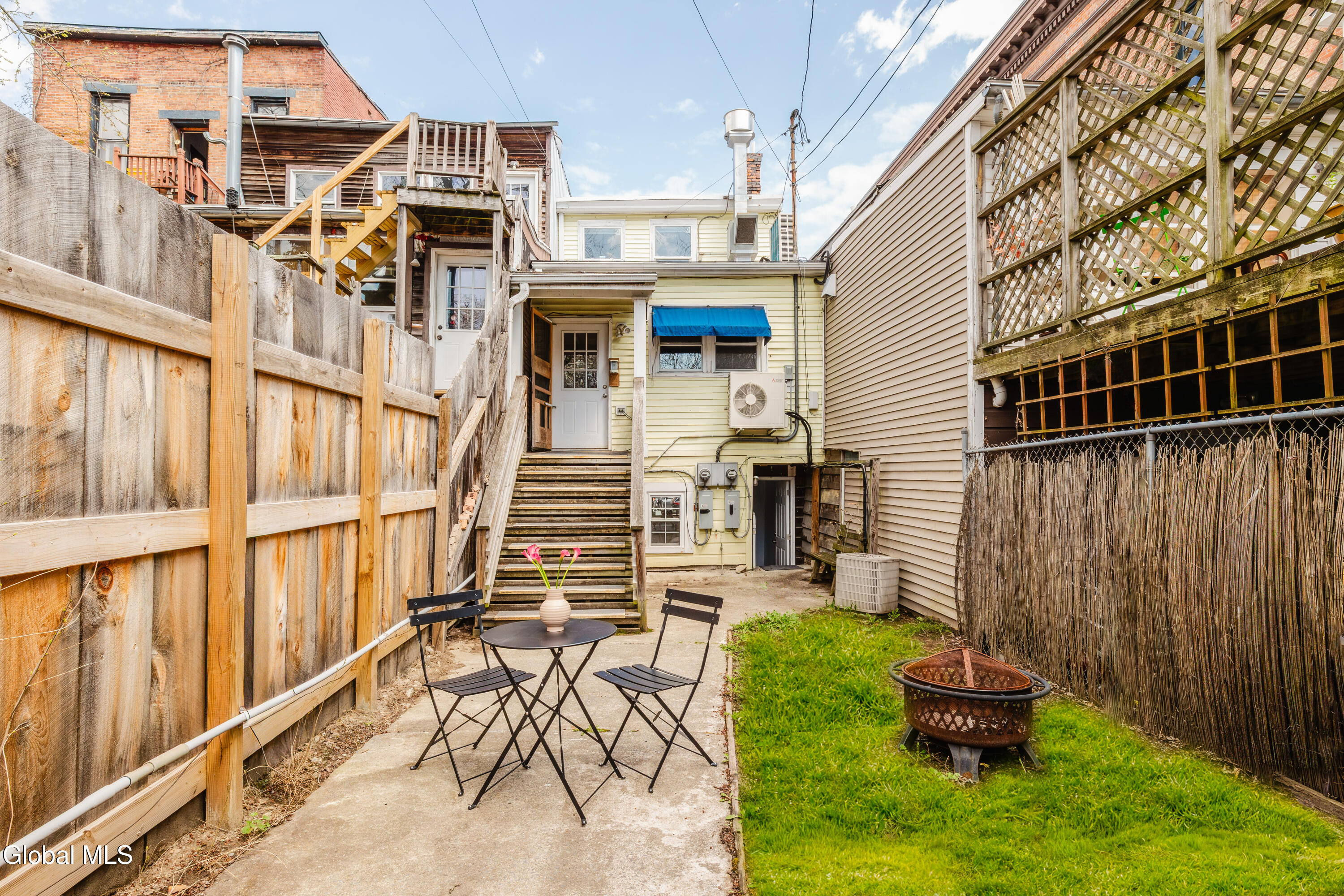 323 Warren Street Hudson NY 12534