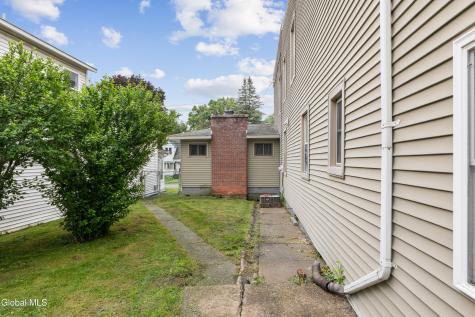 29 Washington Avenue Waterford NY 12188