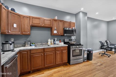 556 Washington Avenue Albany NY 12203