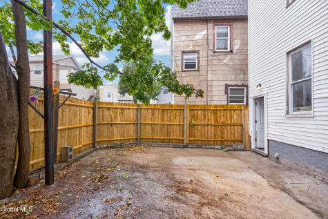 556 Washington Avenue Albany NY 12203