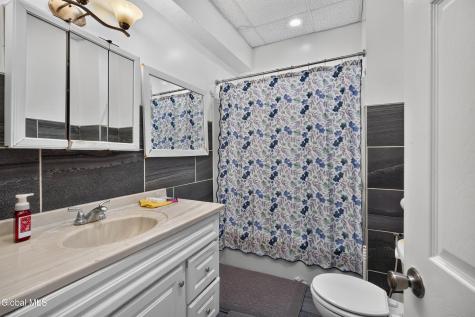 556 Washington Avenue Albany NY 12203