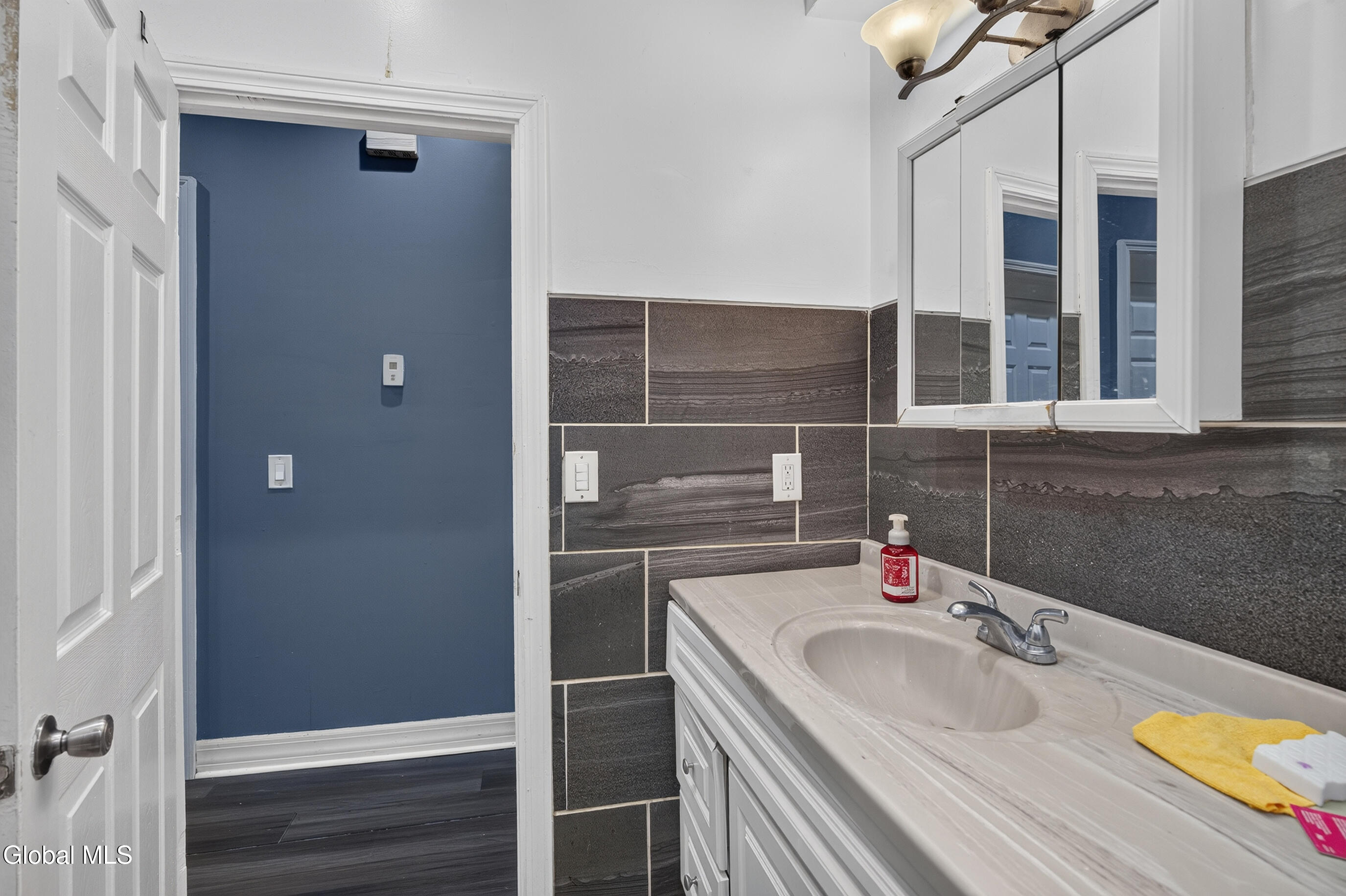 556 Washington Avenue Albany NY 12203