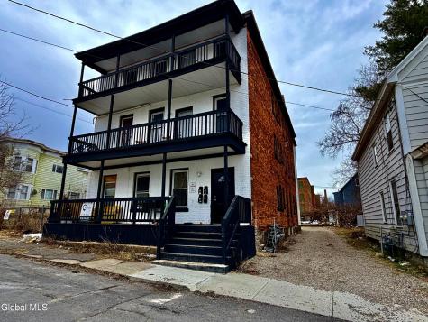 8 Gardiner Street Amsterdam NY 12010