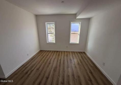 8 Gardiner Street Amsterdam NY 12010