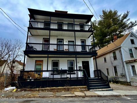 8 Gardiner Street Amsterdam NY 12010