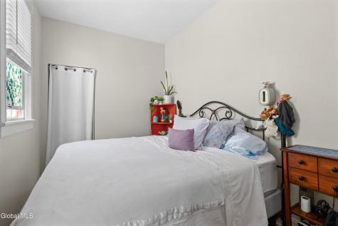 1047 Gillespie Street Schenectady NY 12308