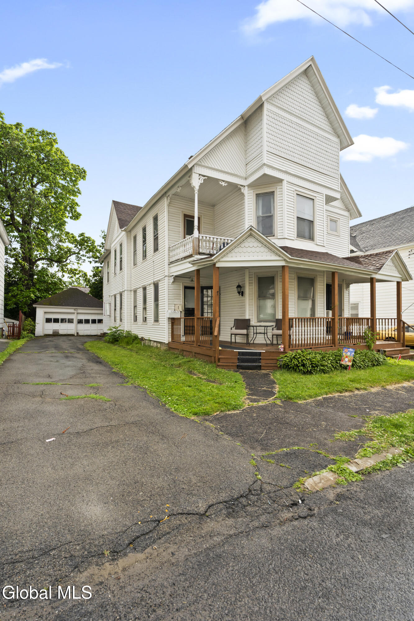 16 Lincoln Avenue Amsterdam NY 12010